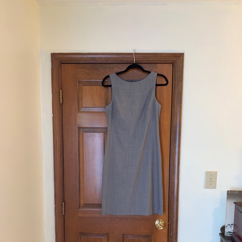 Theory Size 8 Grey Pinstripe Shift Dress